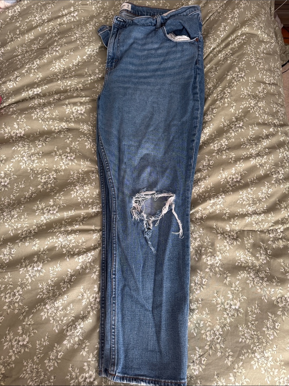 Abercrombie & Fitch Women’s- The 90s Slim Straight Ultra High Rise